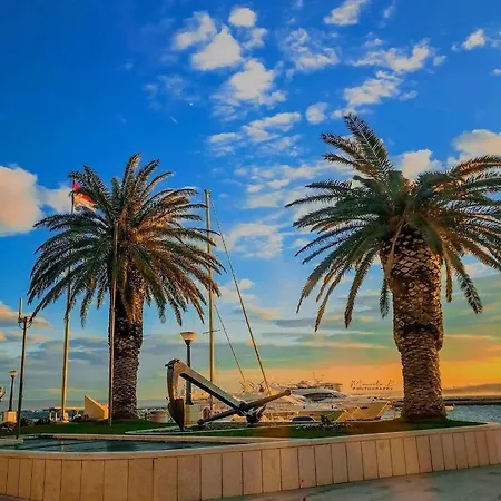 Apartment Lux Mare By The Sea & *