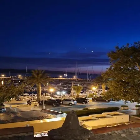 Apartment Lux Mare By The Sea & *