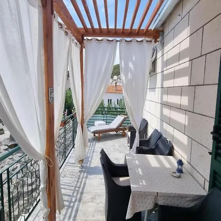 Lux Mare By The Sea & Apartment