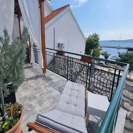 Lux Mare By The Sea & Appartement Baška Voda